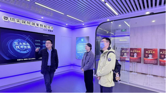 67637981-fa8f-4c75-9aa4-3028575fa6b8